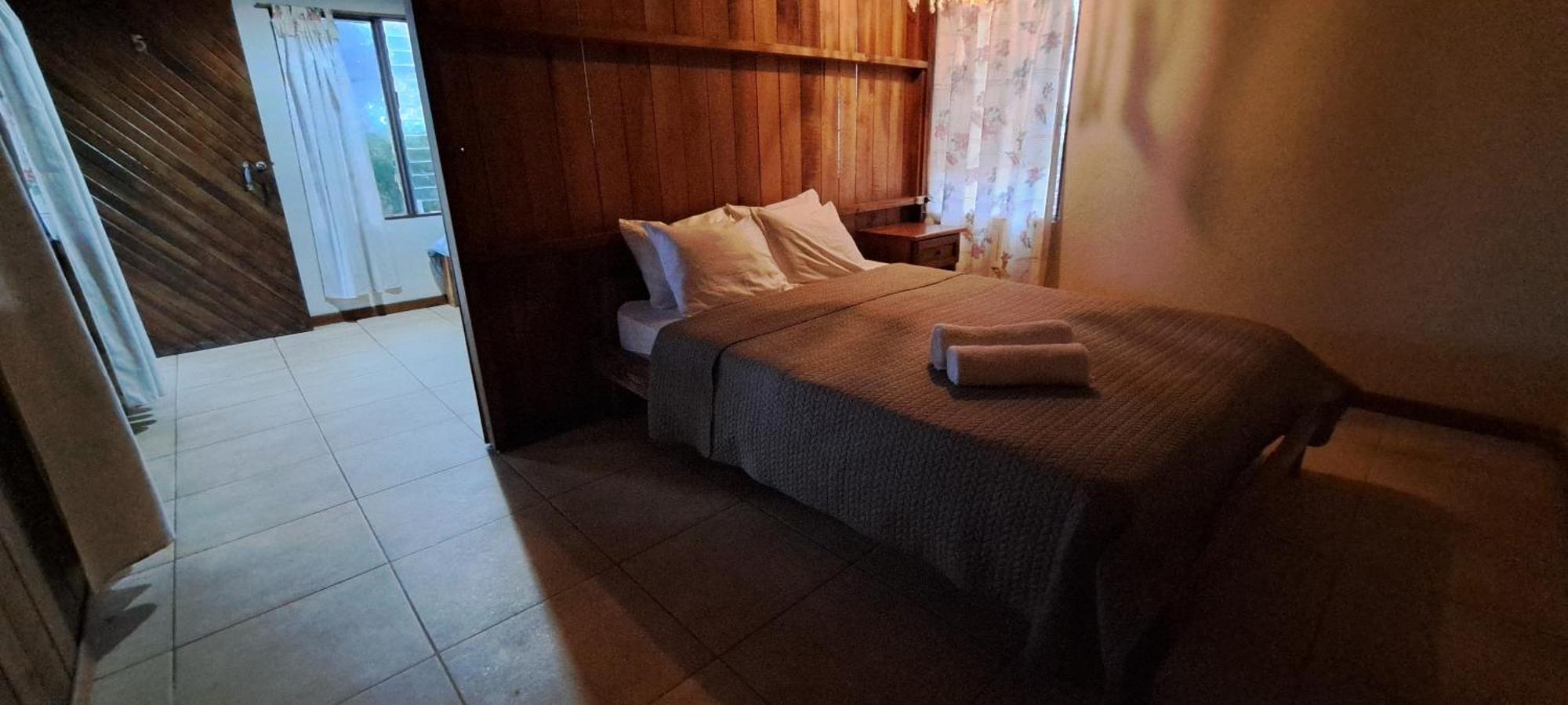 Pochotel Turrialba Bilik gambar