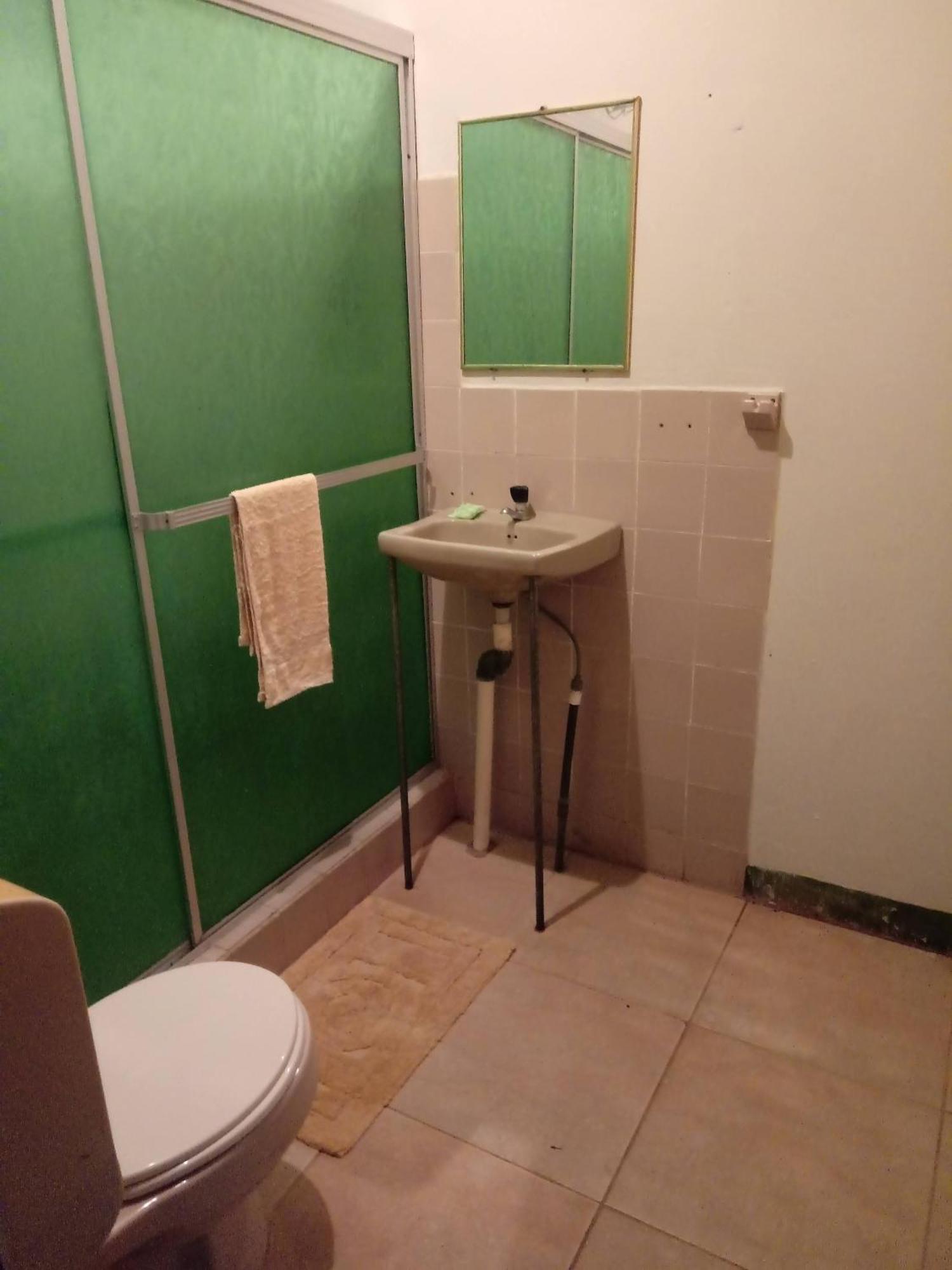 Pochotel Turrialba Bilik gambar